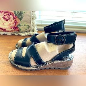 Fly London Tily Wedge
